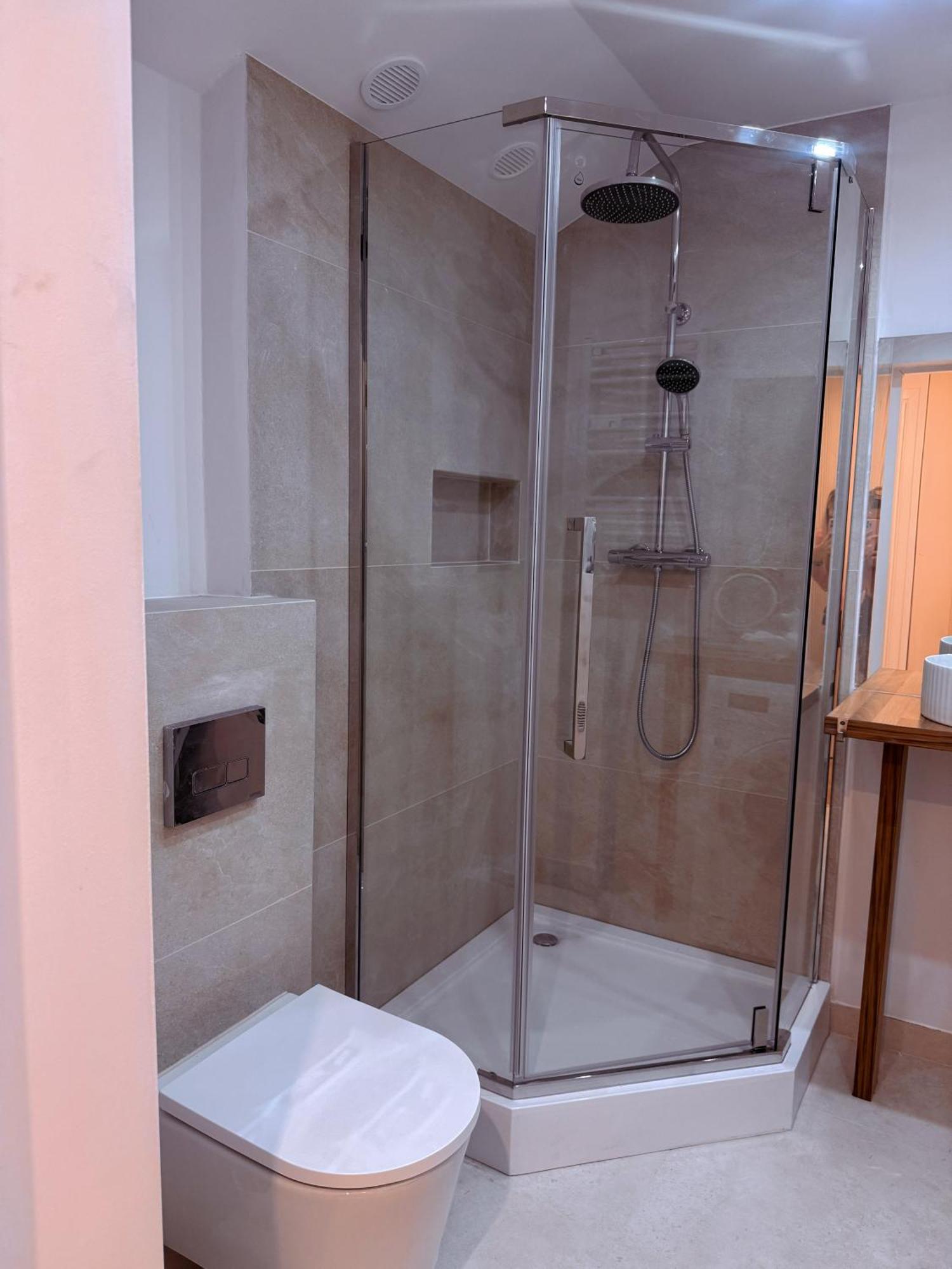 Comfortable Apartament Катовице Екстериор снимка